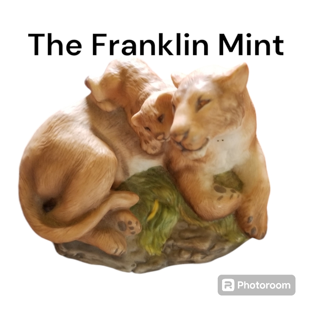 THE FRANKLIN MINT The Asiatic Lion Porcelain Figurine 1989